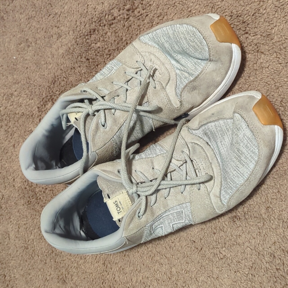 Toms tennis shoes